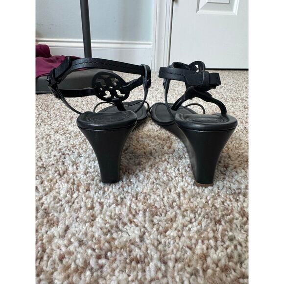 TORY BURCH T-Strap Black Leather Wedge strappy sandals, size 7.5 M - Picture 9 of 13